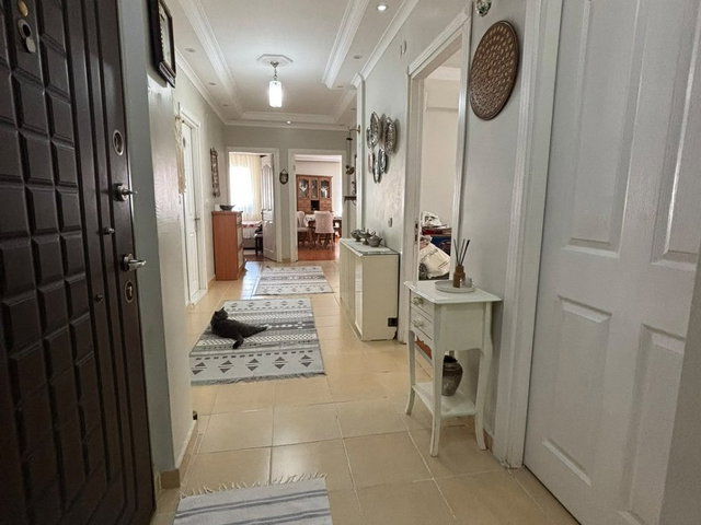 BUCA KOZAĞAÇ MAHALLESİ’NDE ARA KAT 3+1 160 M² SATILIK DAİRE