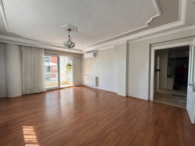 BUCA KOZAĞAÇ MAHALLESİ’NDE ARA KAT 3+1 160 M² SATILIK DAİRE