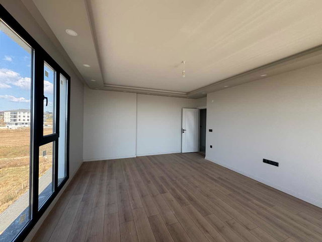REMAX TEN SİLİVRİ SELİMPAŞA MH GİŞELERE YAKIN SIFIR MANZARALI 2+1
