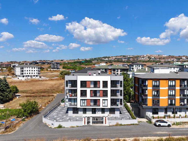 REMAX TEN SİLİVRİ SELİMPAŞA GİŞELERE YAKIN SIFIR MANZARALI 2+1
