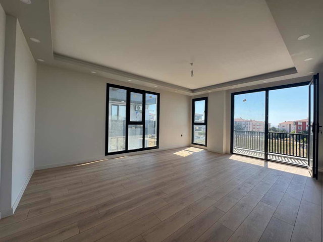 REMAX TEN SİLİVRİ SELİMPAŞA GİŞELERE YAKIN SIFIR MANZARALI 2+1