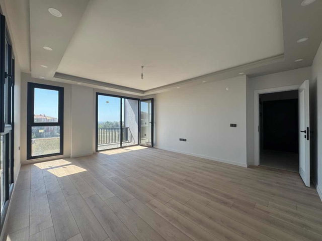 REMAX TEN SİLİVRİ SELİMPAŞA GİŞELERE YAKIN SIFIR MANZARALI 2+1
