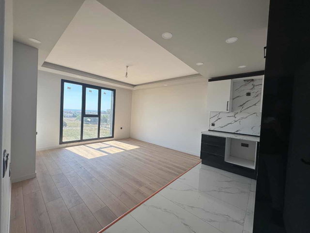 REMAX TEN SİLİVRİ SELİMPAŞA GİŞELERE YAKIN SIFIR AÇIK MUTFAK 2+1