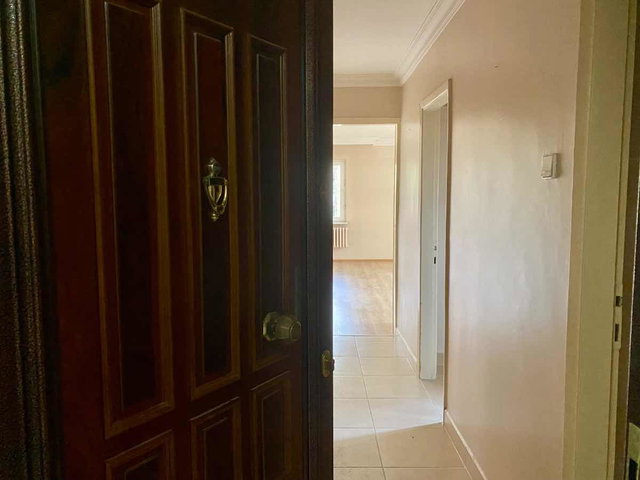 REMAX BEYAZ KÜKÜRTLÜ CADDE ÜZERI 2+1 KIRALIK