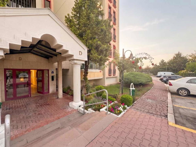 ÇANKAYA ZİRVEKENT 1 KONUTLARI’NDA EŞYALI 4+1 KİRALIK DAİRE