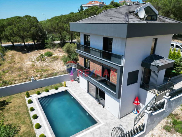 ŞİLE KARACAKÖY’DE PLAJA YAKIN MÜSTAKIL SIFIR 5+2  TRİPLEKS VILLA
