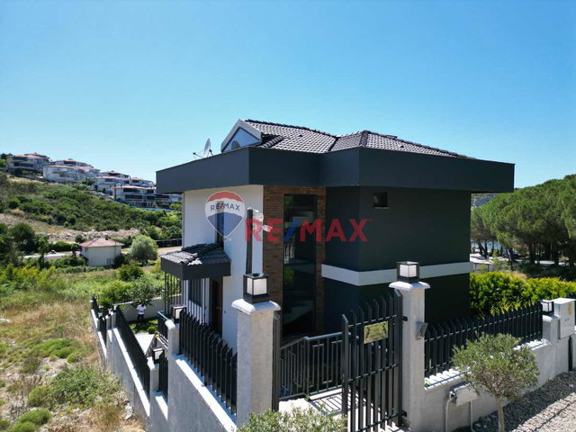 ŞİLE KARACAKÖY’DE PLAJA YAKIN MÜSTAKIL SIFIR 5+2  TRİPLEKS VILLA