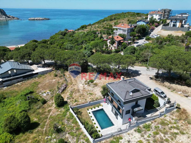 ŞİLE KARACAKÖY’DE PLAJA YAKIN MÜSTAKIL SIFIR 5+2  TRİPLEKS VILLA