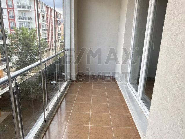 RE/MAX LACİVERT'TEN ETÜ YOLUNDA SATILIK 3+1 DAİRE