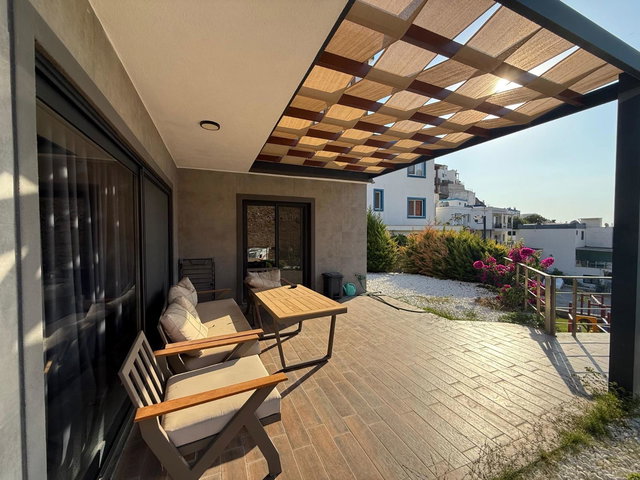 BODRUM YAHŞİ SANATÇILAR SİTESİ EŞYALI SATILIK 3+1&165M2 ÖZEL PLAJLI YENİ YAPILI VİLLA