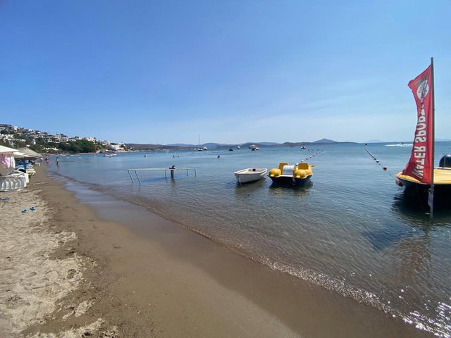 BODRUM YAHŞİ SANATÇILAR SİTESİ EŞYALI SATILIK 3+1&165M2 ÖZEL PLAJLI YENİ YAPILI VİLLA