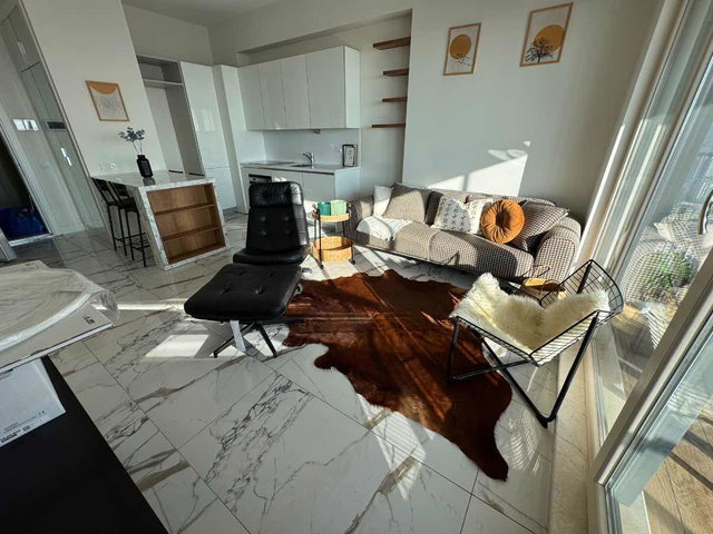 SİNPAŞ EGE'DE CAM BALKONLU, EŞYALI 41.KAT KİRALIK 1+1 KÖŞE DAİRE