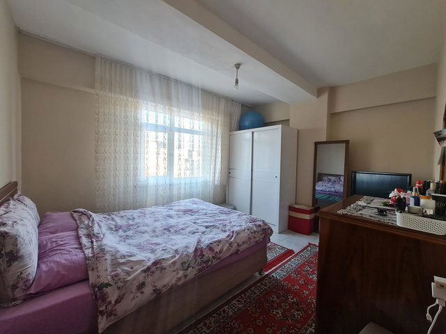 ÇAYIROVA BOSNA CAD. ÜZERI SATILIK GENIŞ 3+1 K.M'LI DAIRE