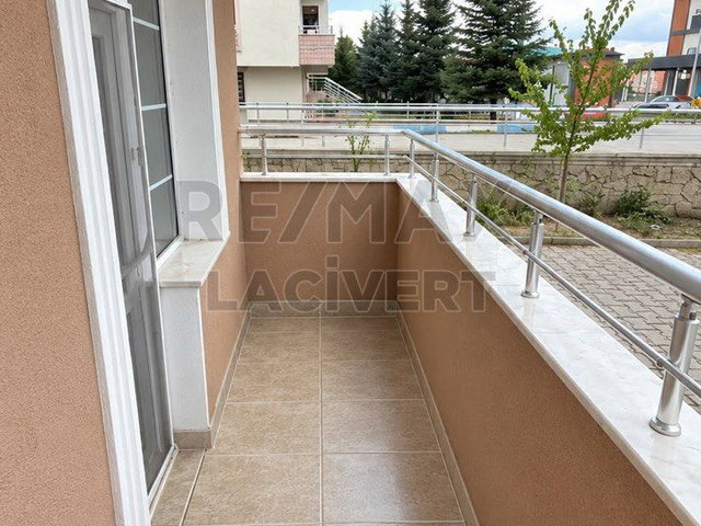 RE/MAX LACİVERT'TEN DADAŞKENT'TE SATILIK 3+1 DAİRE