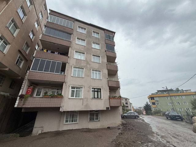 PENDİK DUMLUPINAR'DA SATILIK YATIRIMA UYGUN 3+1 DAİRE