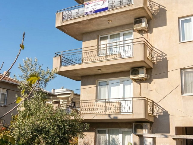 BORNOVA ATATÜRK MAHALLESI’NDE FERAH VE AYDINLIK 3+1 KIRALIKDAIRE