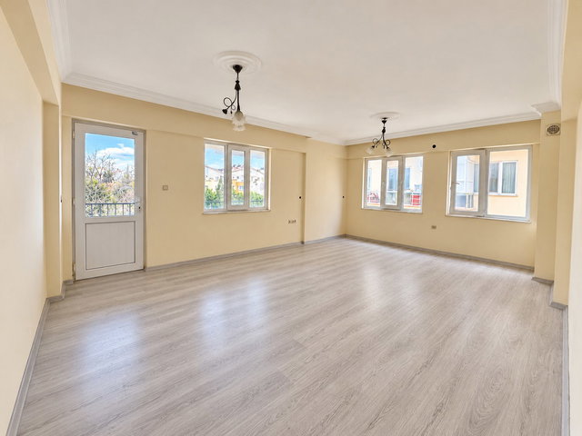 EFELER'DE TAM 120 M2, AYRI MUTFAK, 3 BANYOLU, 2+1 DAİRE