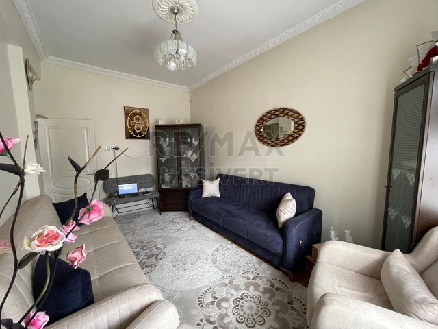 RE/MAX LACİVERT'TEN SANAYI 'DE SATILIK 2+1 DAİRE
