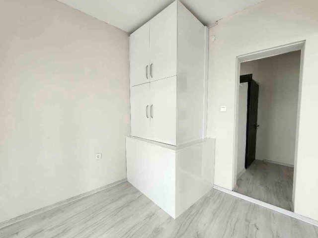 REMAX EFFECT KOCAELİ ŞEHİR MERKEZİNDE İÇİ YAPILI KİRALIK 1+1 ARAKAT DAİRE