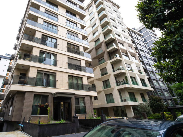 CADDEBOSTAN GÜLİSTAN SOKAK’TA YENİ BİNADA BALKONLU 130 M² NET  3+1 SATILIK DAİRE