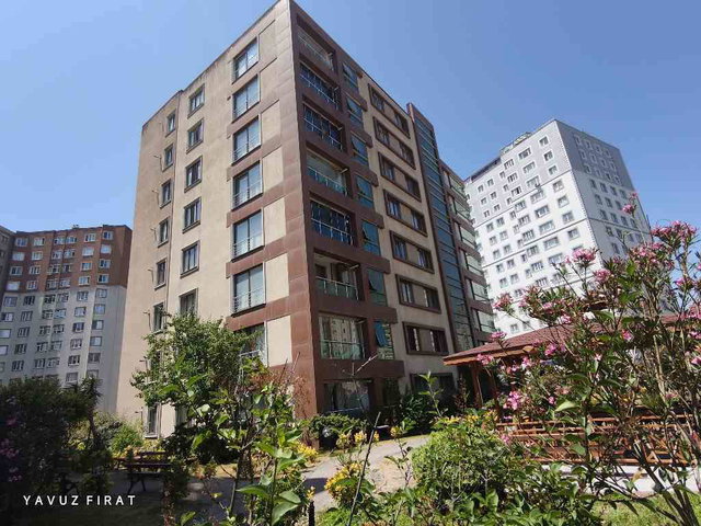 BEYLİKDÜZÜ BARIŞ MH SİTE İÇİNDE 1+1 KİRALIK DAİRE