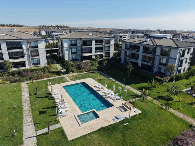 PALMİYE KONAKLARINDA GÜNEY CEPHELİ HAVUZ MANZARALI SATILIK DAİRE