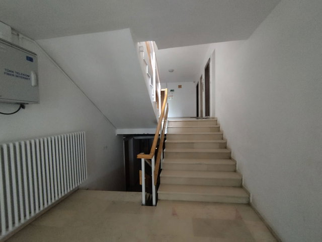 ÇANKAYA İLKBAHAR MAH’DE 3+1 DOĞU-GÜNEY CEPHE | MERKEZİ ISITMALI KİRALIK DAİRE