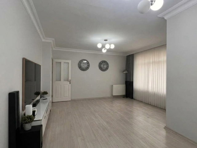 ÇAKMAK MAHALLESİ AŞKIN SOKAK’TA BAKIMLI VE KULLANIŞLI 2+1 DAİRE