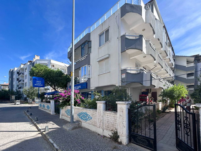 SARIMSAKLI'DA PLAJA BİRKAÇ ADIM, BAHÇE KATI SATILIK 2+1 DAİRE