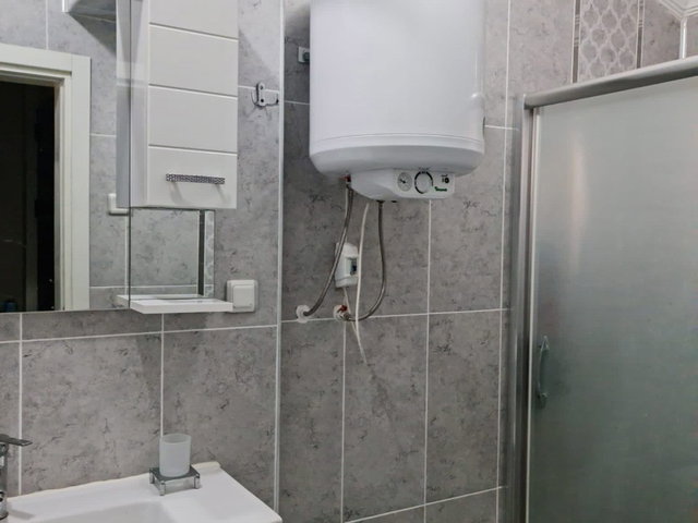 ALTINOVA TATLI SU’DA DENİZE SIFIR BÖLGEDE, SATILIK TRİPLEX VİLLA
