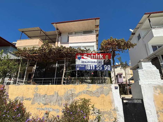 DİDİM HİSAR MAH’DE 3 KATLI, EŞYALI 3+1 GENIŞ BAHÇELI VİLLA