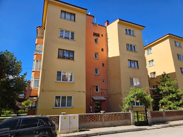 REMAX MOD'DAN ETİ CADDESİ SİTE İÇİN EŞYALI KİRALIK 3+1 DAİRE