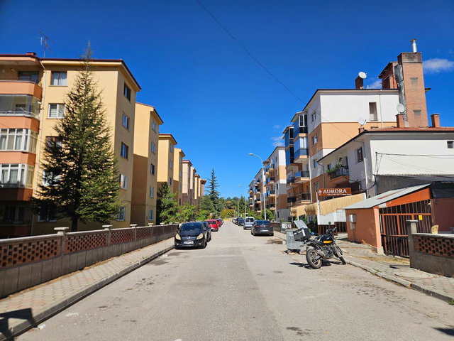 REMAX MOD'DAN ETİ CADDESİ SİTE İÇİN EŞYALI KİRALIK 3+1 DAİRE