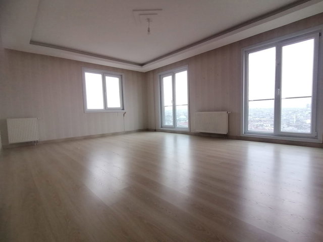 LÜKS SİTE İÇİNDE SATILIK 4,5+1 KÖŞE DAİRE GENİŞ VE MANZARALI