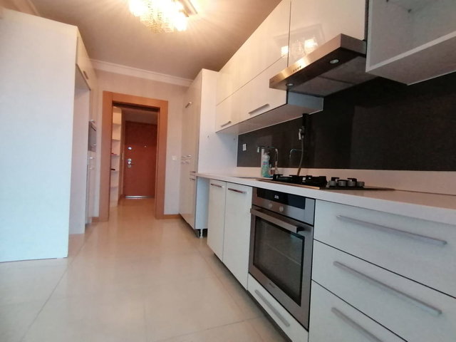 LÜKS SİTE İÇİNDE SATILIK 4,5+1 KÖŞE DAİRE GENİŞ VE MANZARALI