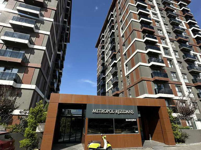 RE/MAX LAND GÜVENCESİYLE METROPOL RESIDENCE’TA SATILIK 1+1