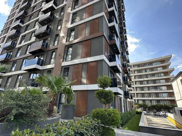 RE/MAX LAND GÜVENCESİYLE METROPOL RESIDENCE’TA SATILIK 1+1