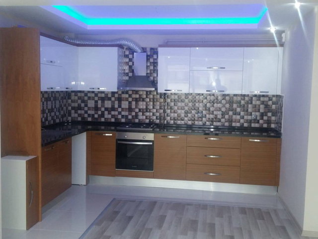 MANİSA MURADİYE’DE MERKEZİ KONUMDA GENİŞ 2+1 KİRALIK DAİRE