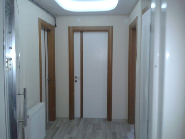MANİSA MURADİYE’DE MERKEZİ KONUMDA GENİŞ 2+1 KİRALIK DAİRE
