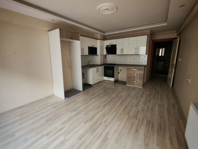 MANİSA MURADİYE MERKEZDE 2+1 | 80 M² | ARA KAT | ASANSÖRLÜ | KİRALIK