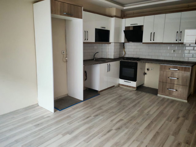 MANİSA MURADİYE MERKEZDE 2+1 | 80 M² | ARA KAT | ASANSÖRLÜ | KİRALIK