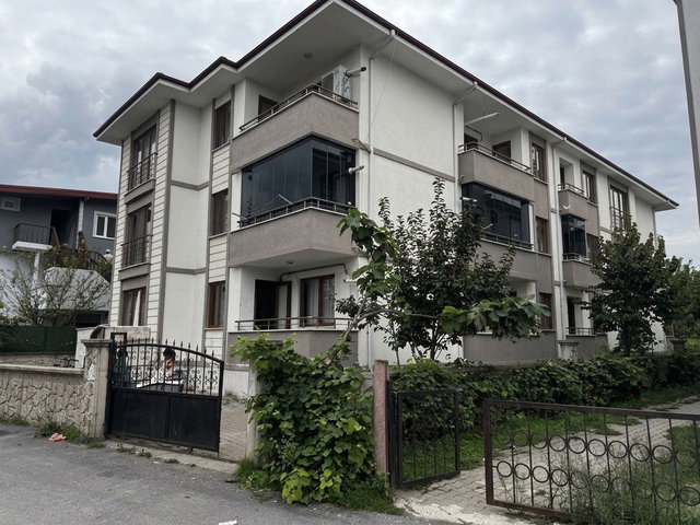 REMAX ERENLER'DE OKUL YANI HOBI BAHÇELI FERAH
2+1 SATILIK DAIRE