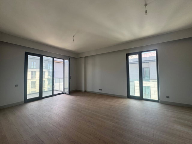 EMLAK KONUT ÇINARKÖY' DE 158 M² FERAH 3+1 GENİŞ BALKONLU DAİRE