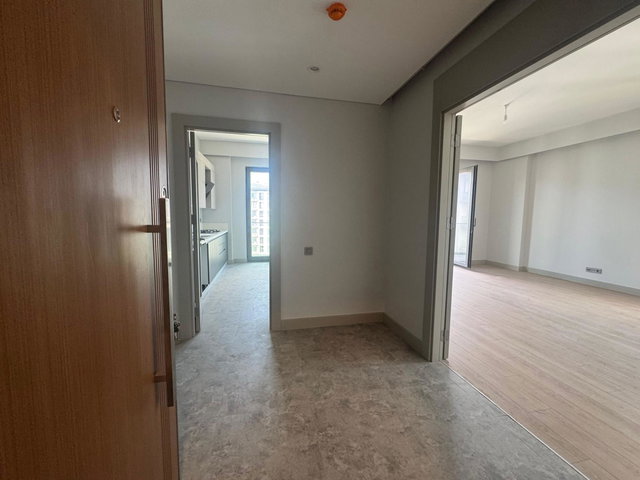 EMLAK KONUT ÇINARKÖY' DE 158 M² FERAH 3+1 GENİŞ BALKONLU DAİRE