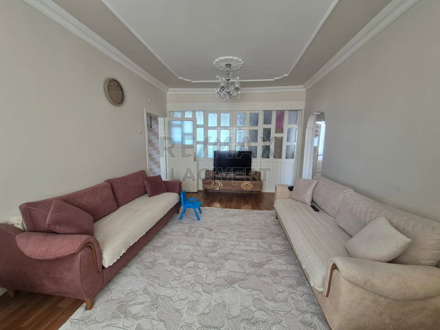 RE/MAX LACİVERT'TEN YENİŞEHİR'DE SATILIK 3+1 DAİRE