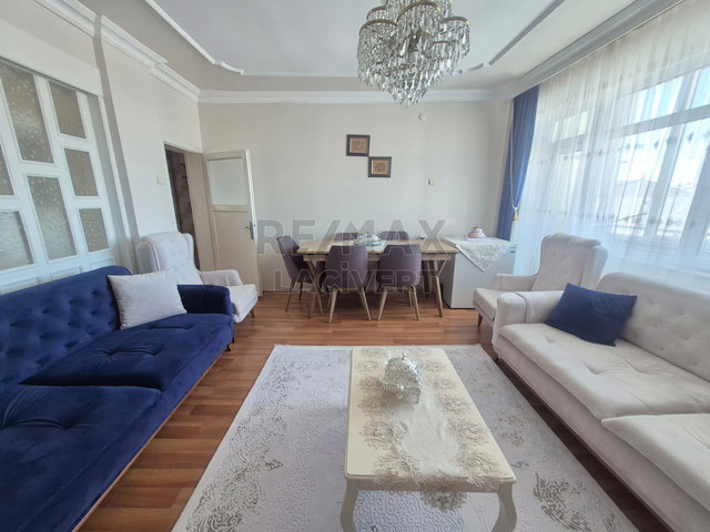 RE/MAX LACİVERT'TEN YENİŞEHİR'DE SATILIK 3+1 DAİRE