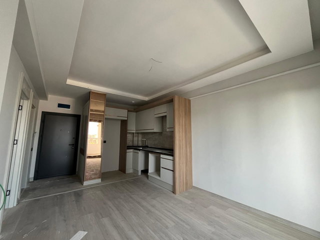 REMAX RİNA'DAN HAVUZLU SİTE İÇERİSİNDE 1+1