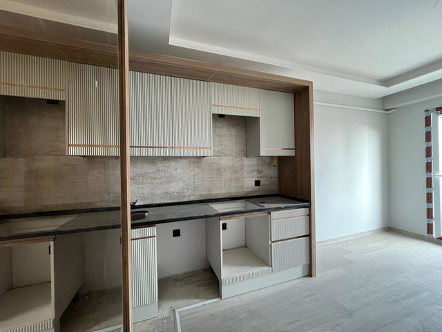 REMAX RİNA'DAN HAVUZLU SİTE İÇERİSİNDE 1+1