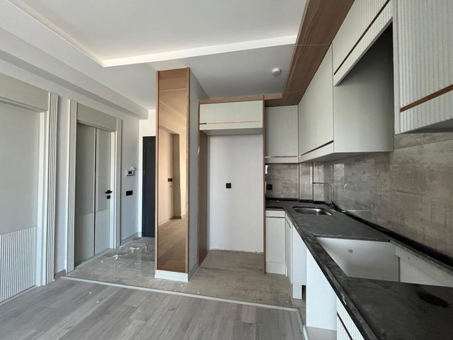 REMAX RİNA'DAN HAVUZLU SİTE İÇERİSİNDE 1+1