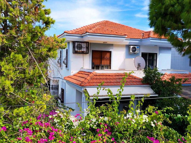 ALAÇATI ÇAMLIKYOL PARALELİNDE 2+1 MÜSTAKİL BAHÇELİ SATILIK VİLLA